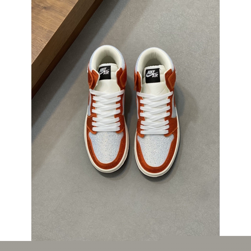 l**is V*t*n sneakers